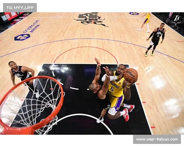 湖人惨败快船洛城德比三分命中率仅18%球队进攻乏力状态低迷